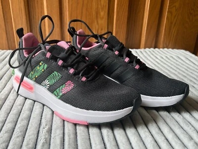 Zapatos AdidasRacer TR23 Florales Negros Malla Talla W 8.5 LIGERAMENTE USADOS Foto 1 de 4