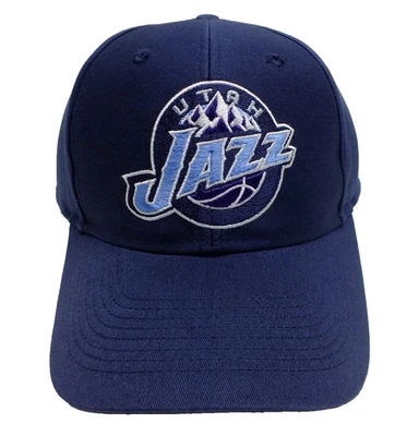 Boné de basquete vintage anos 90 Utah Jazz NBA azul tamanho único adulto Adidas novo - Imagem 1 de 4