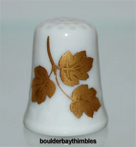 TCC Thimble VOHENSTRAUSS PORZELLAN "Three Gold Leaves" W. GERMANY - Picture 1 of 1