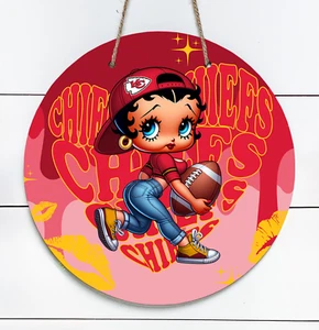 Insegna rotonda Betty Boop Kansas City Chiefs ispirata 10" metallo interno/esterno - Foto 1 di 1