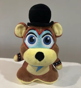 BUENAS COSAS 2024 CINCO NOCHES EN FREDDY'S BRECHA DE SEGURIDAD GLAMROCK PELUCHE FREDDY - Imagen 1 de 2