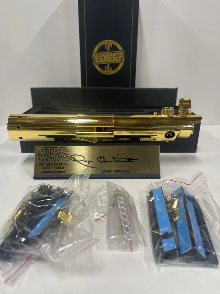 ANH Luke Skywalker Sable de Luz Dorado Roger Christina Firmado Placa y Soporte Foto 1 de 4