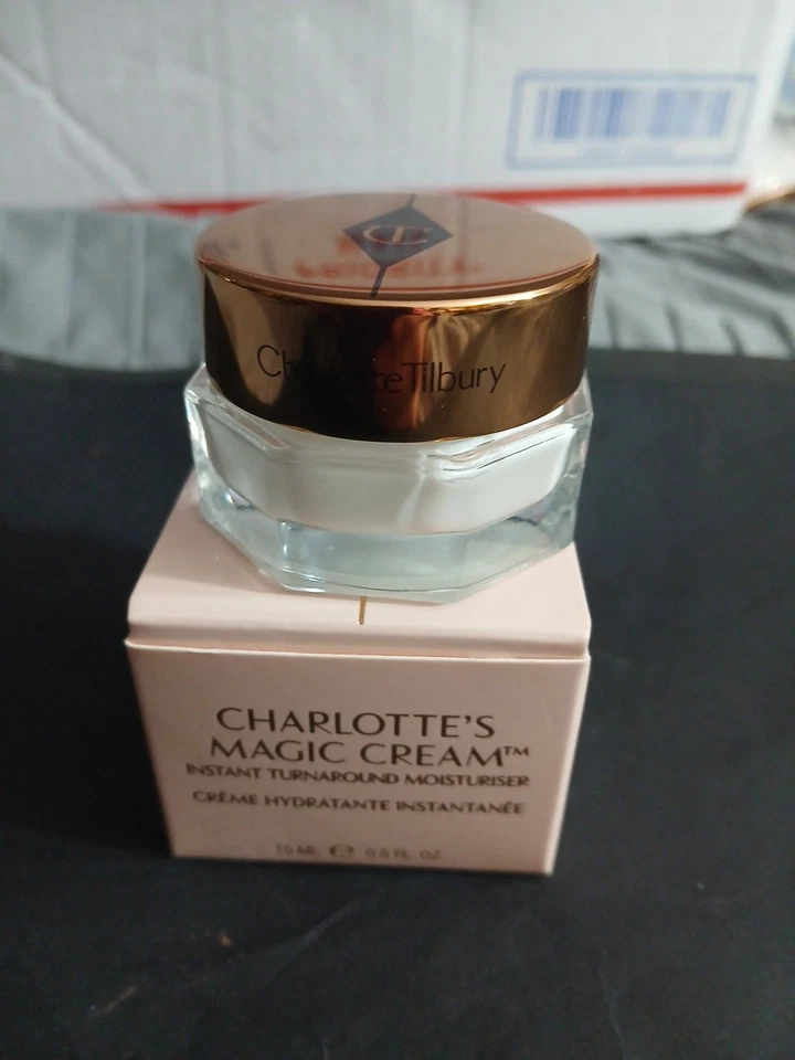 Charlotte Tilbury 魔术霜即时周转保湿霜 全新带盒  — 第 1/1 张图片