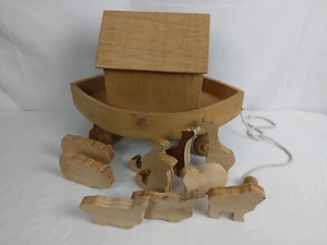 Handmade Wooden Noah's Ark & Animals Pull Toy - Picture 1 of 16