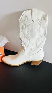 Yeotrean Women’s Western Cowgirl Wide Calf Cowboy Boot, White - Picture 1 of 3