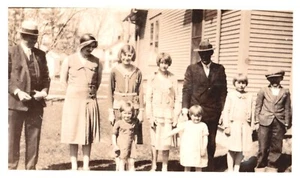 FAMILIE MIT JUNGEN, WISCONSIN DELLS, 1920er Jahre. Vintage 4,3" x 2,6" FOTO ^ 6 - Bild 1 von 2