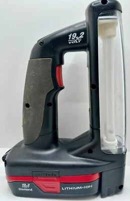 LUZ FLUORESCENTE PARA TALLER ARTESANAL 315.114073 Buena Batería LENTE TRANSPARENTE 19.2 V Foto 1 de 4