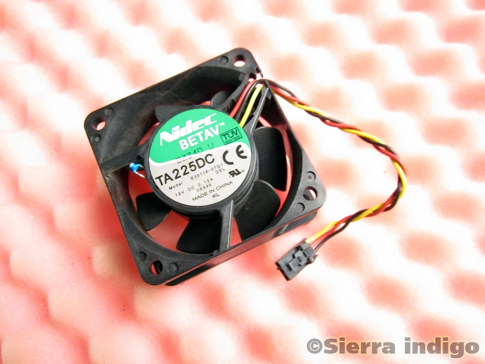 Dell Optiplex SX260 Case Fan Nidec B35116-57G1 TA225DC 0X995 3pin - Bild 1 von 1
