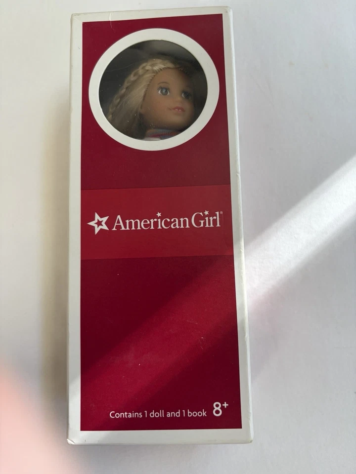 Muñeca American Girl Mini Julie nueva en caja Foto 1 de 1