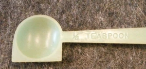 Vintage Tupperware Gadget Coffee Scoop with Level Yellow Rare New - Picture 1 of 2