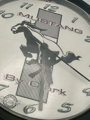 Reloj de pared Ford Mustang - Phil Clark “Body By Clark” 9”/propiedad de Clark Estate Foto 1 de 4