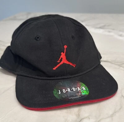 Gorra de baloncesto Air Jordan Snapback infantil ajustable negra roja Foto 1 de 4