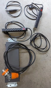 32A Modular PDU with 4 x 15A output sockets with breakers Compaq 228481-003 - Picture 1 of 10