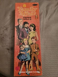 Papierpuppenset Family Affair 1968 - insgesamt guter Zustand mit Karton. Siehe Bilder - Bild 1 von 3