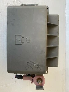 2005 Chrysler 300 Fuse Box Relay w/light Unit 7140179830 Module 11 12O1 - Picture 1 of 9