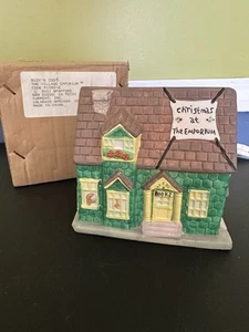 Vtg Suzy's Zoo Christmas At The Emporium Village House Ceramic 5” Light - Picture 1 of 8