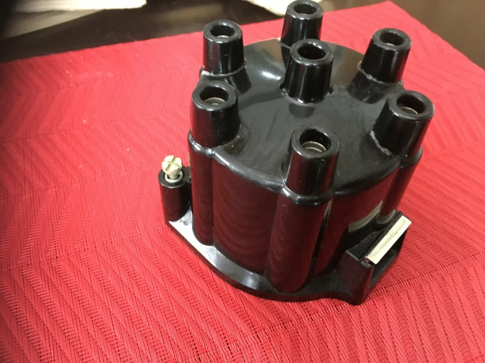 1963-73 GMC truck 6 cyl. distributor cap - Image 1 of 1