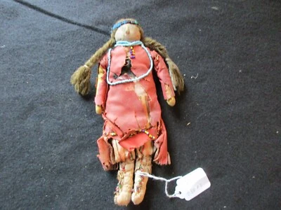 MUÑECA ANTIGUA NATIVA AMERICANA DE CUERO CON CUENTAS, COLECCIONISTA DAKOTA DEL SUR SD-0224*08222 Foto 1 de 4