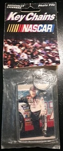 Darrell Waltrip - NASCAR 1995 Western Auto #17 Vintage Key Chain NIP - Picture 1 of 5
