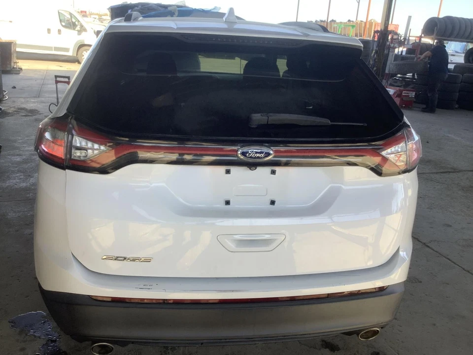 Tapa de cubierta usada se adapta a: Ford Edge 2015 elevación manual con barra de luz grado A Foto 1 de 4