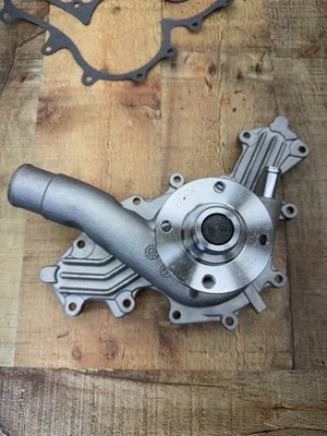 90-00 福特探险者 Ranger Aerostar 马自达 B4000 4.0L OHV VIN X 水泵 — 第 1/4 张图片