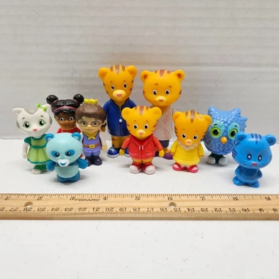 LOTE DE 10 FIGURAS de Daniel Tiger - Mamá Papá Margarita Príncipe Elaina Búho Pandy Tigey Foto 1 de 4