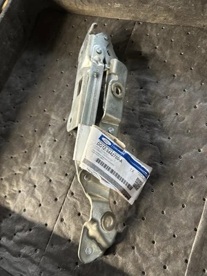 Genuine Ford Right Side Deck Lid Hinge (DG1Z-5442700-A) Oem - Image 1 of 4