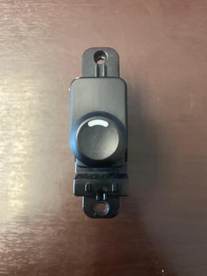 For 2011-2016 Hyundai Accent Solaris Car Front Right Window Lifter Switch Button - Image 1 of 4