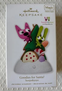 Hallmark 2010 Magic Keepsake Ornamento "Buoni per Babbo Natale?" Suono Hoops & Yoyo - Foto 1 di 2