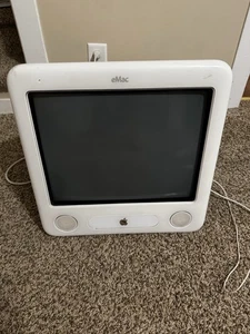 Vintage Apple eMac A1002 - 512 MB Memory - Picture 1 of 7