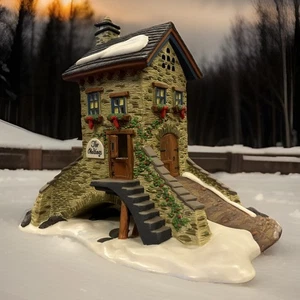 DEPT 56 Christmas Heritage "The Maltings" #5833-5 neuwertig mit Box und Licht - Bild 1 von 9