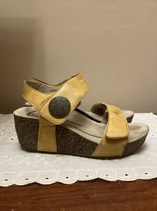 Abeo Women's Una Sandal Size 6 N Wedge Heel Platform Yellow Leather Ankle Strap - Picture 1 of 11