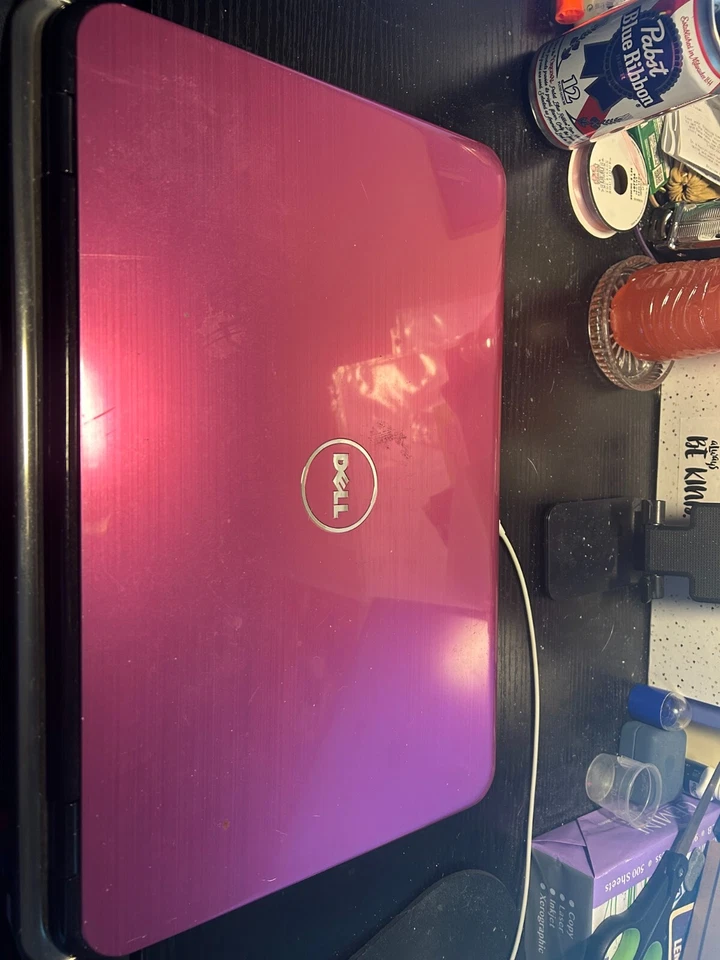  Dell Inspiron M5010 15.6" 2.3 GHz Windows 7 rosa listo genial solo piezas  Foto 1 de 4