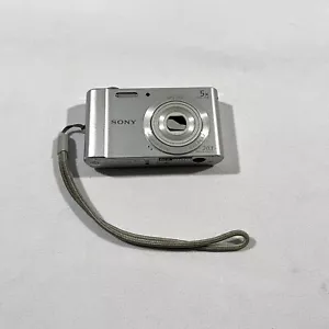 ISSUES WORKS SONY Cyber-Shot DSC-W800 20.1MP 5x Silver Digital Camera No Charger - Picture 1 of 12