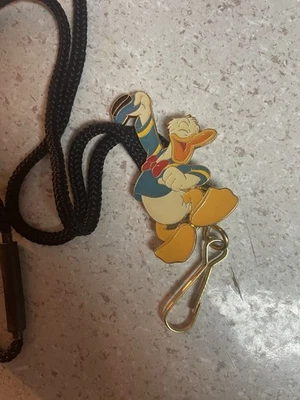 Cordón Disney Pato Donald Miembro del Elenco De colección Años 90 Foto 1 de 4