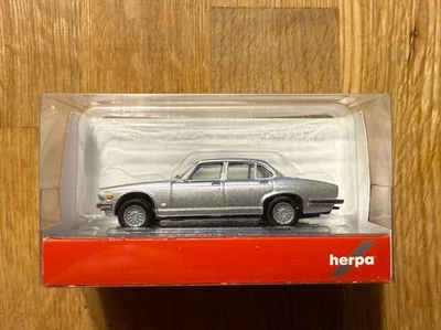 Top: Herpa 430814 Jaguar XJ 06 Silbermetallic Automodell 1:87 OVP! - Bild 1 von 2