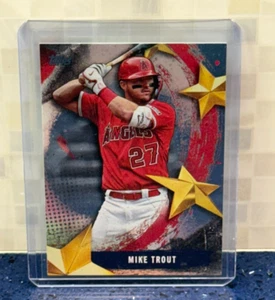 2025 Topps Series One Mike Trout #SMLB-8 Stars Of MLB Refractor - Picture 1 of 2