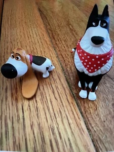 La vita segreta degli animali film action figure giocattoli cane piccolo e gallo cake topper - Foto 1 di 4