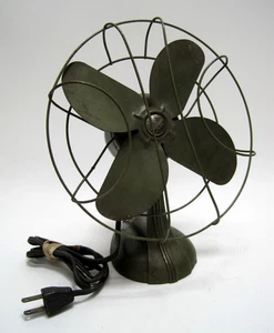HandyBreeze Chicago Electric Vintage 8” Desk Fan Army Green Nice Runs Well - Picture 1 of 6