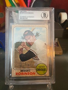 BROOKS ROBINSON Signed 1968 TOPPS Card #20 Beckett Authenticated BAS