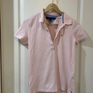 Tommy Hilfiger Short Sleeve Pink Polo 3/4 Button Size XS Womans - Bild 1 von 4