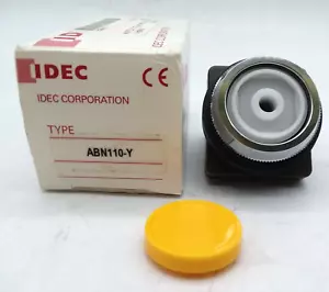 Interruptor de botón amarillo IDEC ABN110-Y - Imagen 1 de 6