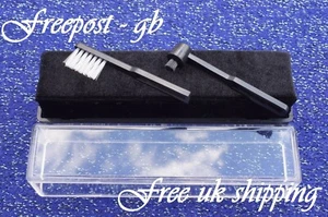 SUPER QUALITY RECORD & 2 X STYLUS / NEEDLE & CLEANING BRUSHES - NEW BOXED - Picture 1 of 7