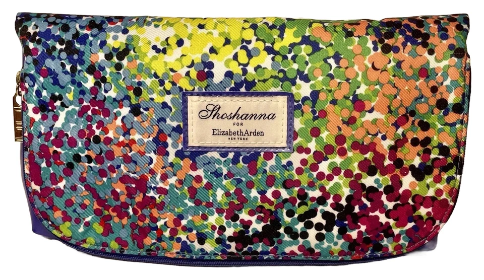 Bolsa de Maquillaje Shoshanna Para Elizabeth Arden Color Punto y Diseño Color Púrpura Profundo Foto 1 de 4