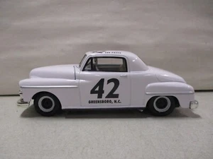 Racing Champions Lee Petty 1949 Plymouth Deluxe 1/24 - Picture 1 of 6