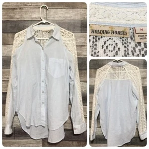 Camisa Holding Horses Rayas Abotonada Mujer’s M Azul Claro Ligera Crochet - Imagen 1 de 8