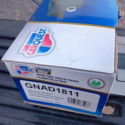 Juego de pastillas de freno de disco premium dorado cerámica delantera CARQUEST GNAD1811 para Jeep Fiat Foto 1 de 2