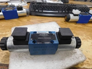 Válvula hidráulica Mannesmann Rexroth 4WE6J60/EG24N9K4.  Repuesto sin usar.  Sin caja - Imagen 1 de 3