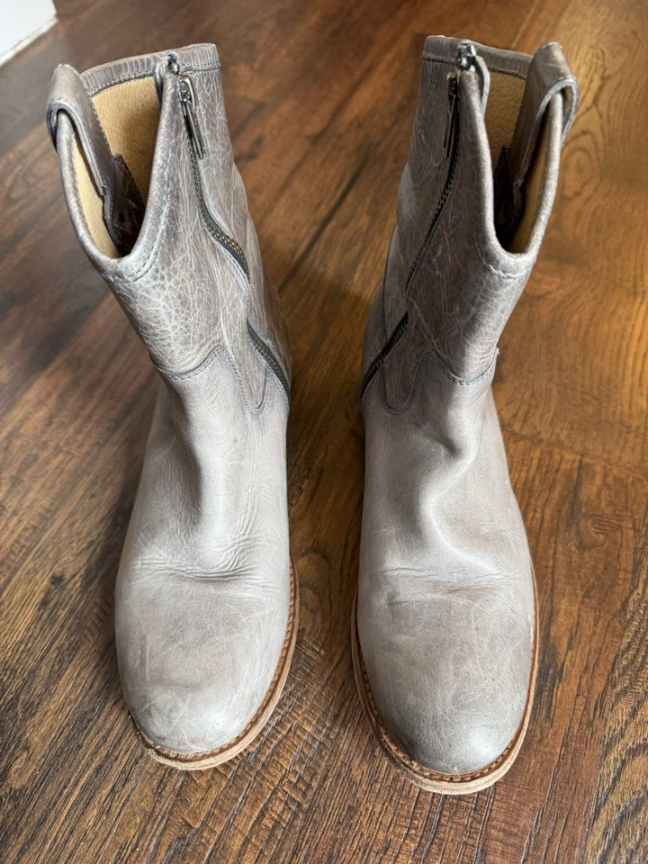 Women’s Grey Frye Leather Zip Ankle Boots Size 8 Gently Worn Condition - Image 1 of 4