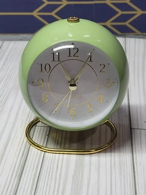 Quartz Silent Desk Alarm Clock Battery Operated 1 AA Retro Style - Image 1 of 4
